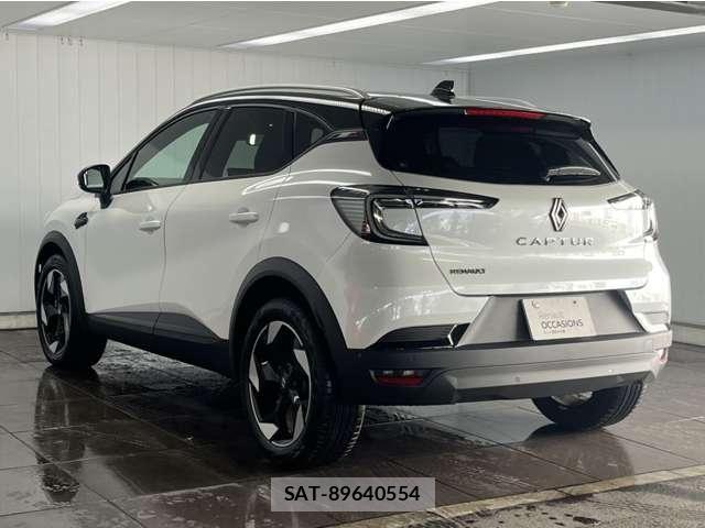 Renault CAPTUR 2026-04 6677749-2