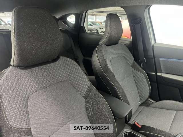 Renault CAPTUR 2026-04 6677749-3