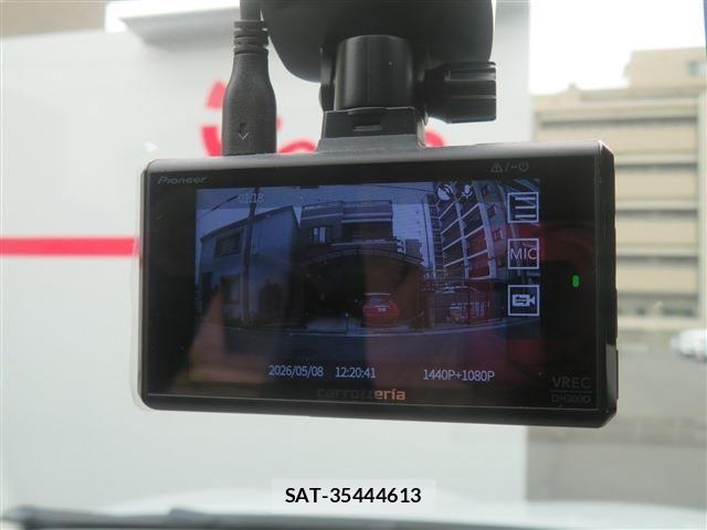 Renault CAPTUR 2021-07 6753065-16