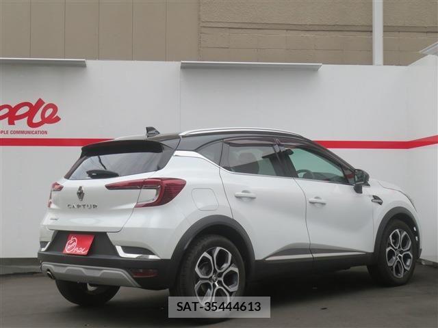 Renault CAPTUR 2021-07 6753065-2