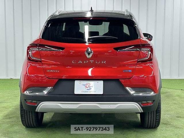 Renault CAPTUR 2022-11 6816882-13