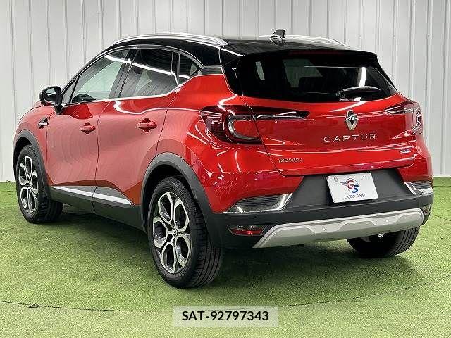 Renault CAPTUR 2022-11 6816882-16