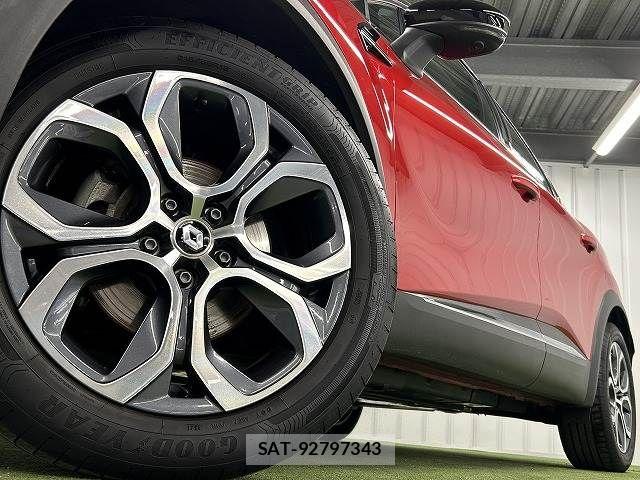 Renault CAPTUR 2022-11 6816882-18