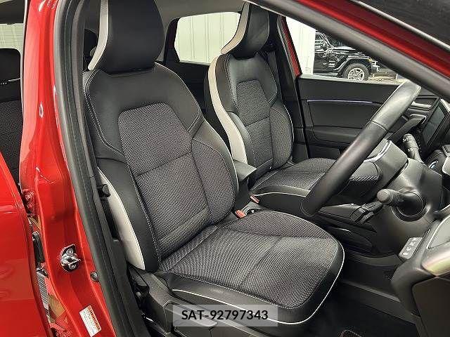 Renault CAPTUR 2022-11 6816882-6