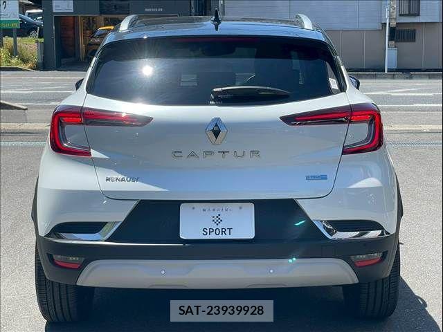Renault CAPTUR 2023-08 6997706-13