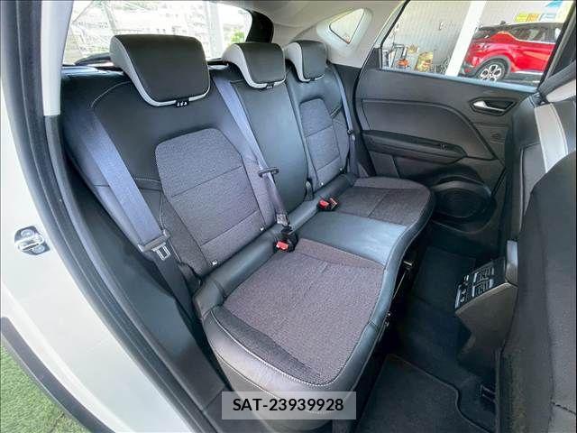 Renault CAPTUR 2023-08 6997706-5