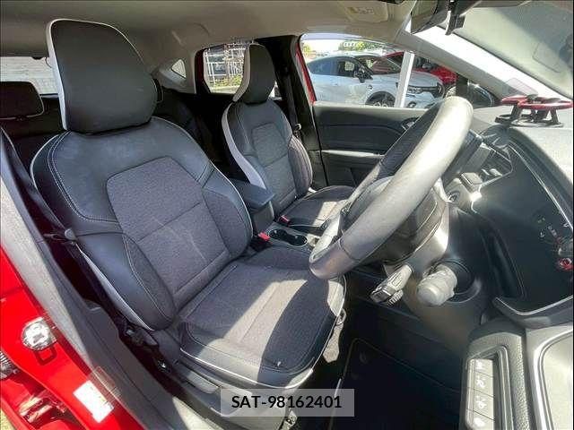 Renault CAPTUR 2023-05 6997709-4