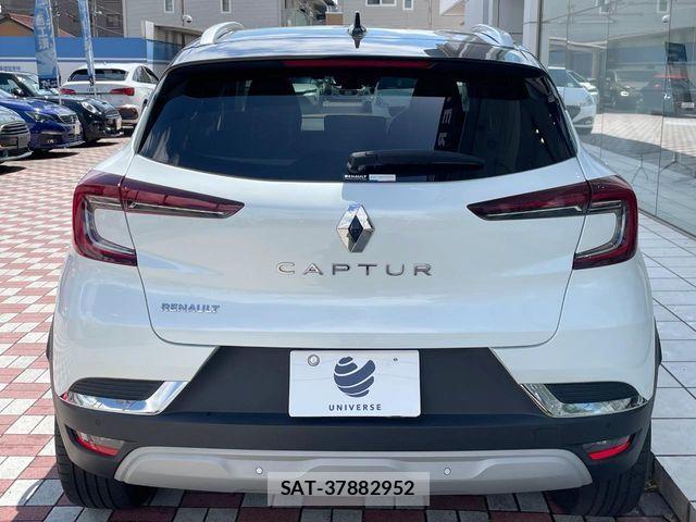 Renault CAPTUR 2023-06 7217942-15