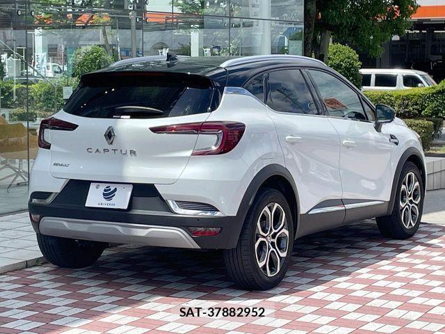 Renault CAPTUR 2023-06 7217942-17