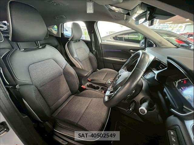 Renault CAPTUR 2021-05 7250120-4