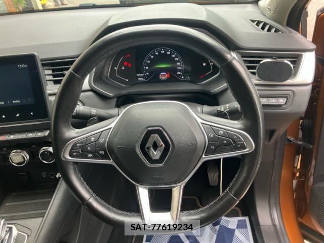Renault CAPTUR 2021-07 7329719-15