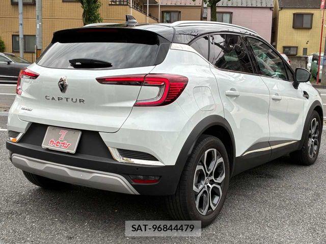 Renault CAPTUR 2022-06 7359583-26