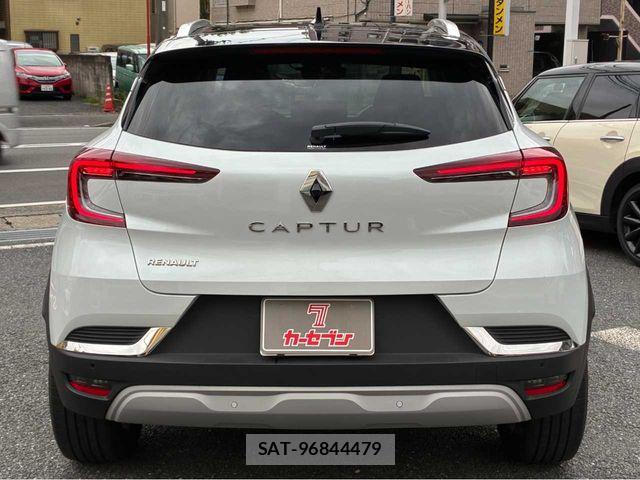 Renault CAPTUR 2022-06 7359583-27