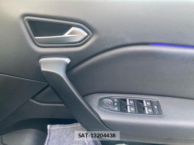 Renault CAPTUR 2022-06 7393859-9