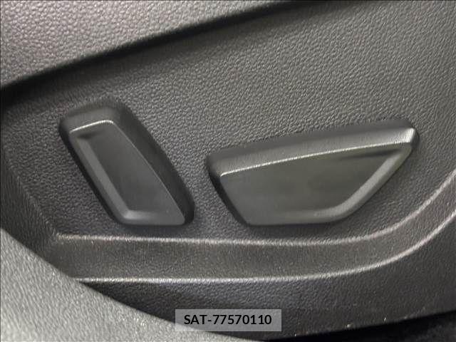 Renault CAPTUR 2021-06 7502582-9