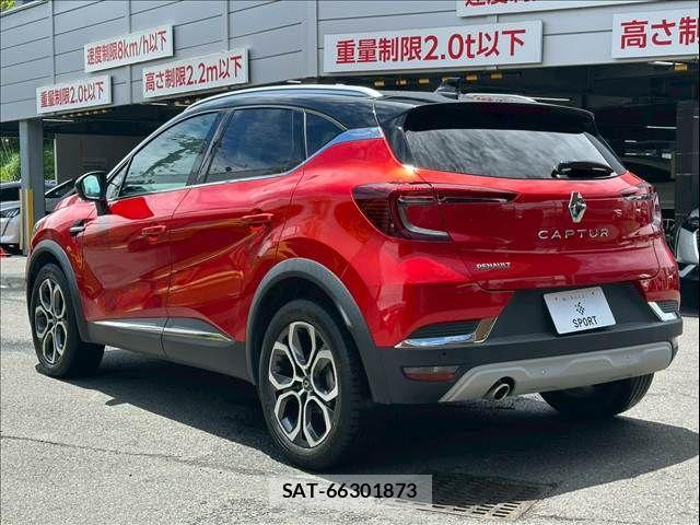 Renault CAPTUR 2021-08 7502583-16