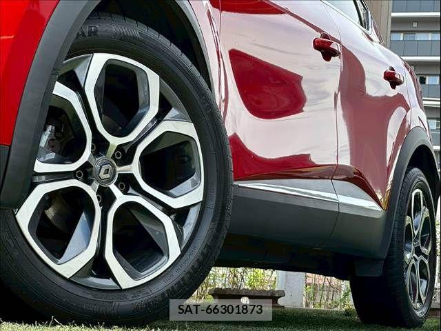 Renault CAPTUR 2021-08 7502583-18
