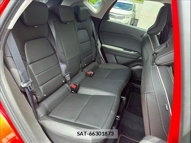 Renault CAPTUR 2021-08 7502583-5