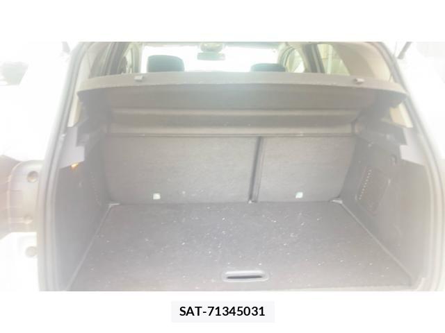 Renault CAPTUR 2018-04 7562743-17