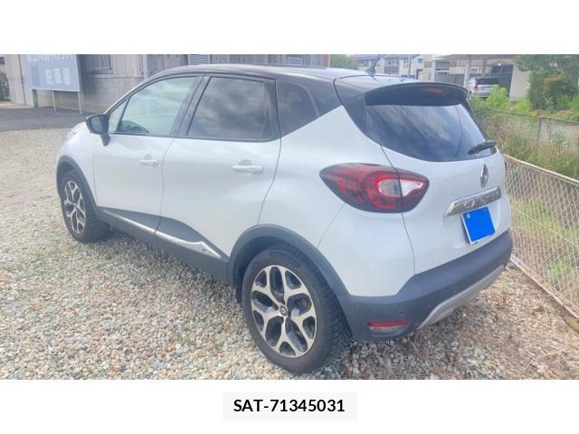 Renault CAPTUR 2018-04 7562743-2