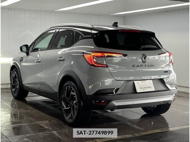 Renault CAPTUR 2025-04 7727871-2
