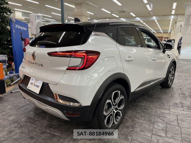 Renault CAPTUR 2022-03 7788720-9