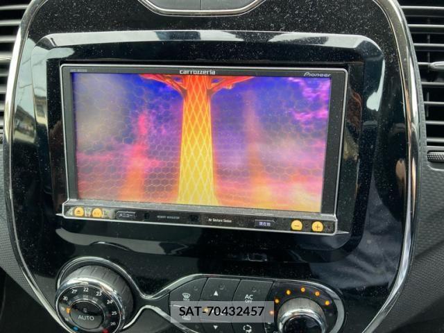 Renault CAPTUR 2014-03 8037912-10
