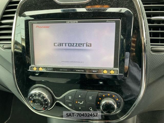 Renault CAPTUR 2014-03 8037912-13