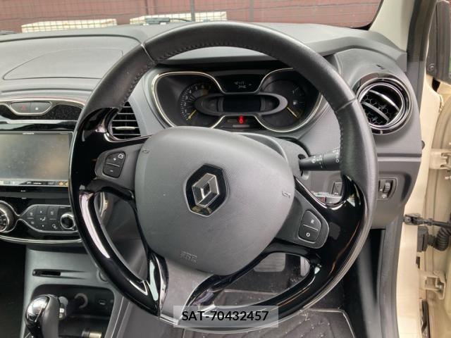Renault CAPTUR 2014-03 8037912-16
