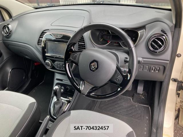 Renault CAPTUR 2014-03 8037912-18