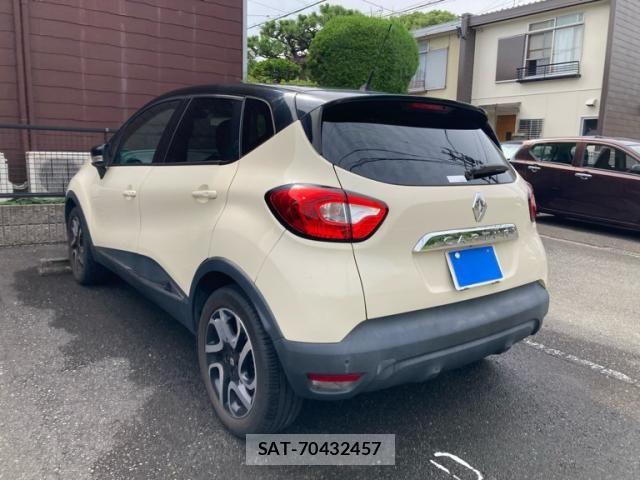 Renault CAPTUR 2014-03 8037912-1