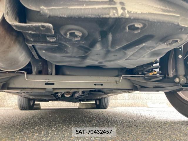 Renault CAPTUR 2014-03 8037912-25