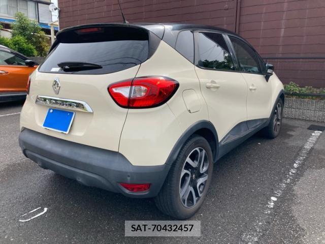 Renault CAPTUR 2014-03 8037912-3