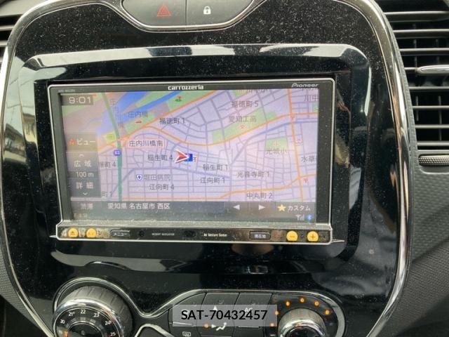 Renault CAPTUR 2014-03 8037912-8