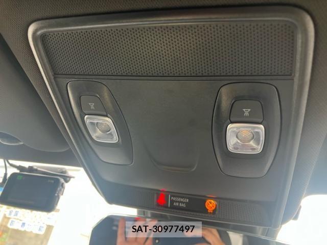 Renault CAPTUR 2023-01 8037913-19