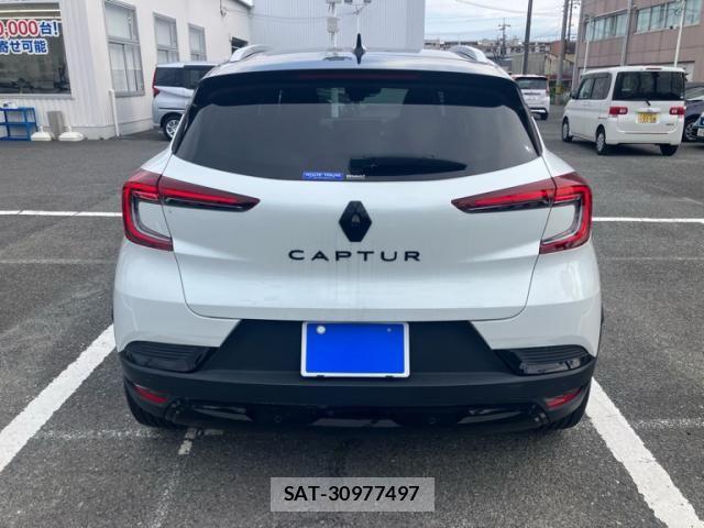 Renault CAPTUR 2023-01 8037913-2