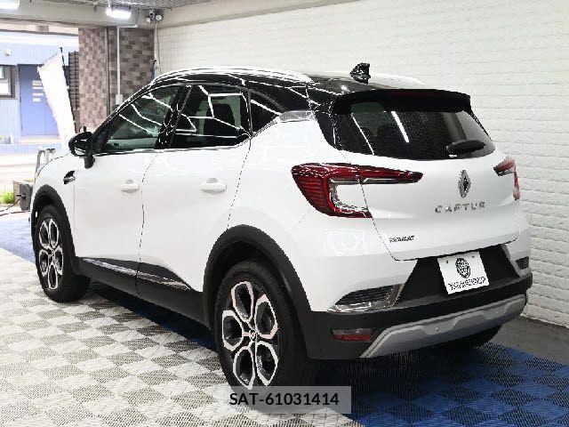 Renault CAPTUR 2023-06 8037906-13