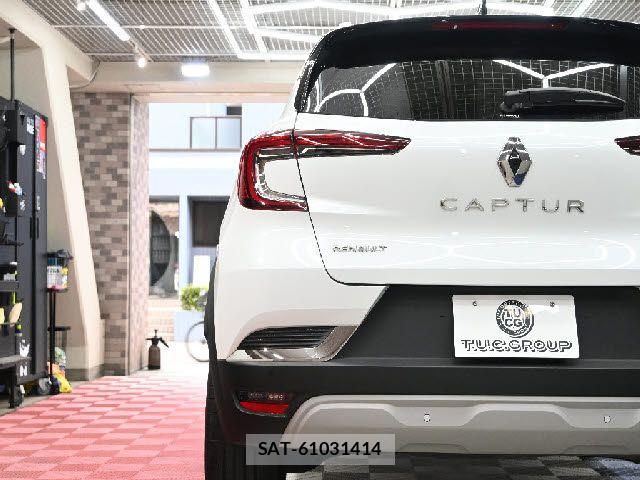 Renault CAPTUR 2023-06 8037906-15