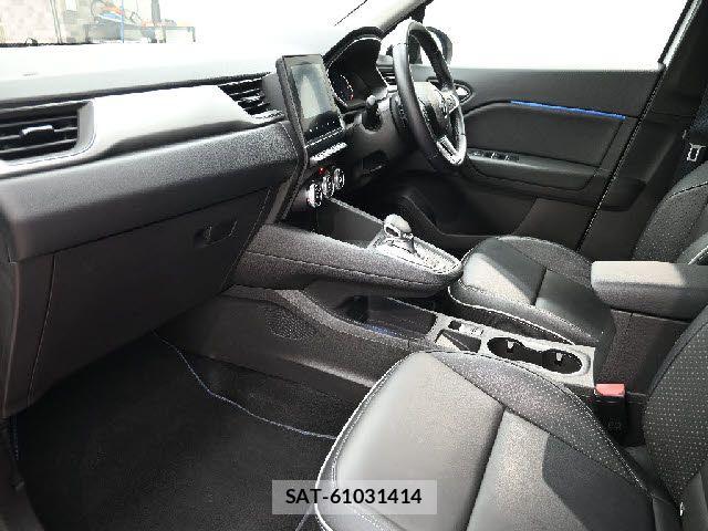 Renault CAPTUR 2023-06 8037906-1