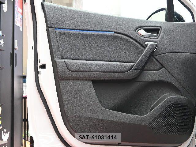 Renault CAPTUR 2023-06 8037906-23