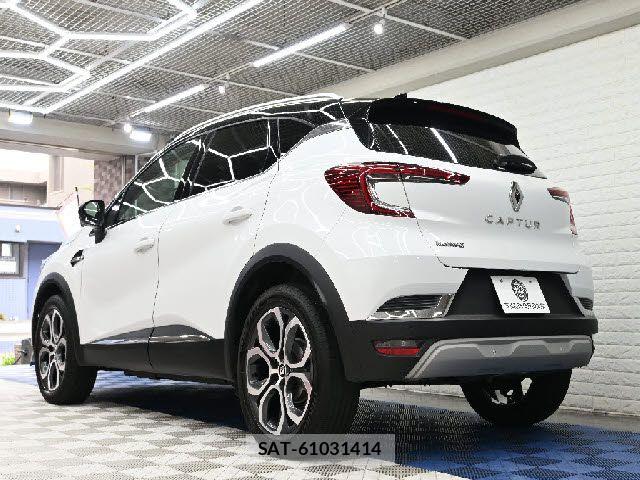 Renault CAPTUR 2023-06 8037906-2