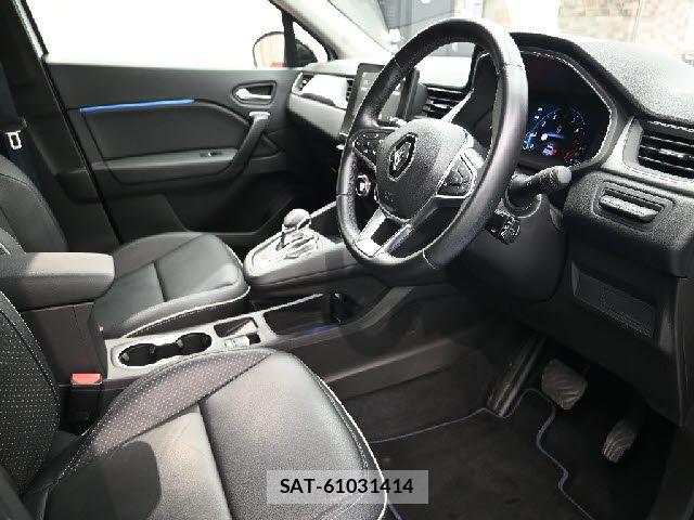 Renault CAPTUR 2023-06 8037906-3