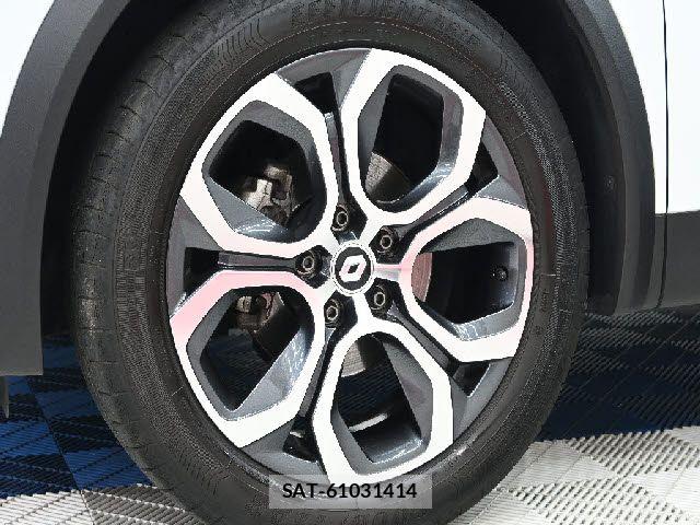 Renault CAPTUR 2023-06 8037906-8