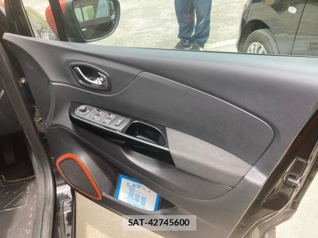 Renault CAPTUR 2014-12 8075349-12