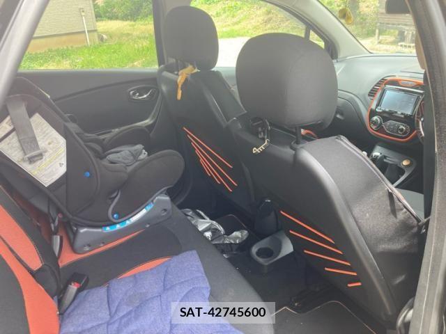 Renault CAPTUR 2014-12 8075349-19