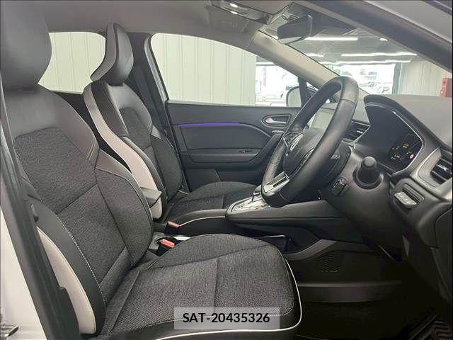 Renault CAPTUR 2023-03 8075348-6
