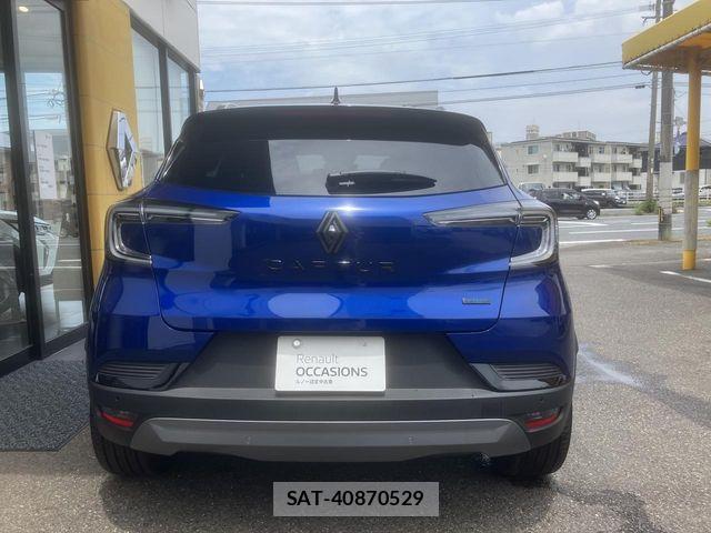 Renault CAPTUR 2026-03 8209857-5