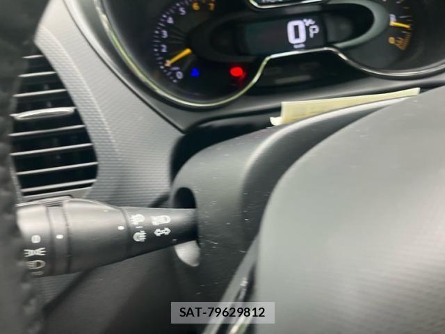 Renault CAPTUR 2016-08 8231611-12