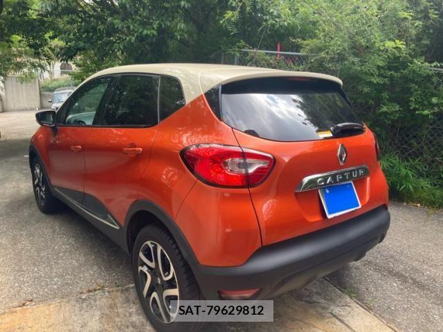 Renault CAPTUR 2016-08 8231611-1