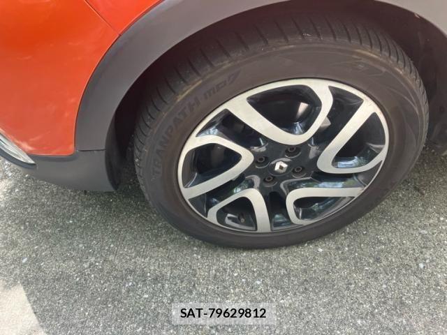 Renault CAPTUR 2016-08 8231611-2